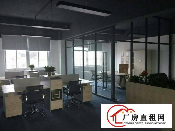 
平湖禾花社区附近带装修厂房1200平方急租