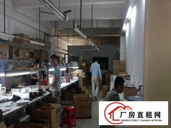
平湖华南城富民工业区500平方3楼带装修厂房出租