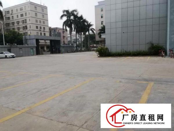 
龙岗区坪地镇原房东二楼1300平米，带水电装修，车间地坪漆！