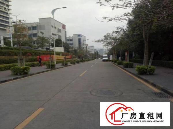 
出租龙岗区坪地800平方厂房，三楼适合轻工业，2吨电梯一部