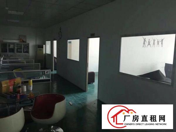 
坪地附近新出标准厂房1230平方超低格出租面积大小可分租