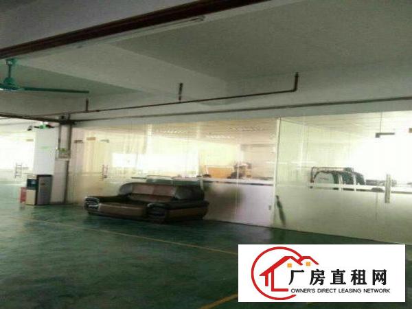
龙岗盐龙大道旁二楼厂房出租900平水电现成价格可谈