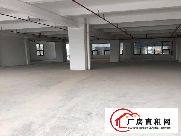 
临街旺铺招租汽车4S店、展厅、美容、维修，免费停车位