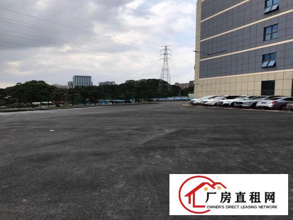 
临街旺铺招租汽车4S店、展厅、美容、维修，免费停车位