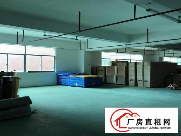 
布吉地铁旁一楼400平厂房空地大、可进大货车