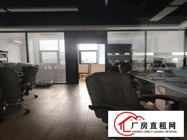 
业主直租设计室，跨境电商，近地铁口，拎包入驻