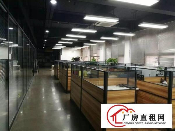 
布吉科技园楼上2180平米现成水电办公室精装修出租