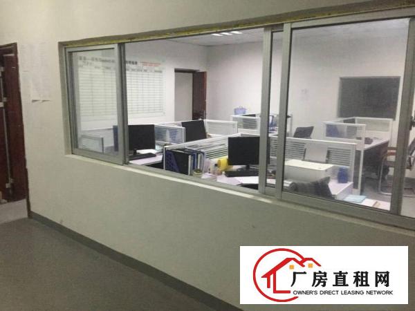 
布吉布澜公路主干道边1350平厂房招租。