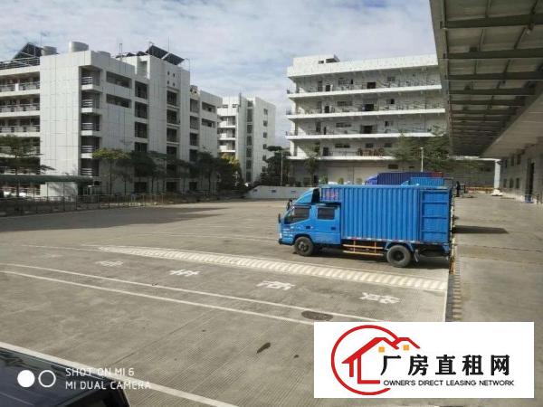 
坪山大工业区新出楼上2500平带地坪漆装修厂房出租