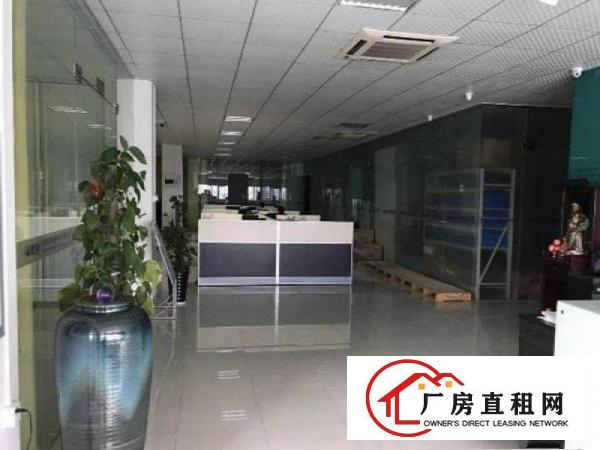 
坪山大工业区楼上1800平招租有红本可申请补贴