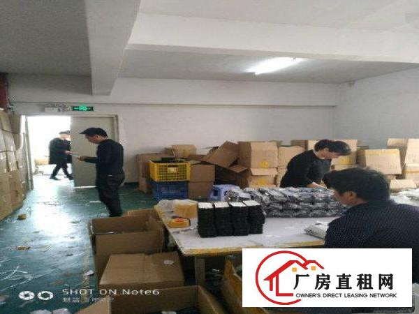 
龙华新区观澜章阁新出楼上400平方带装修只要13元