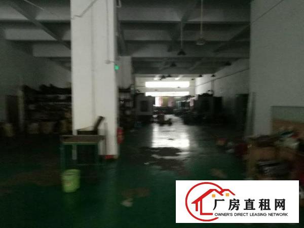 
观澜松元环观中路轻轨旁工业区带装修一楼厂房出租