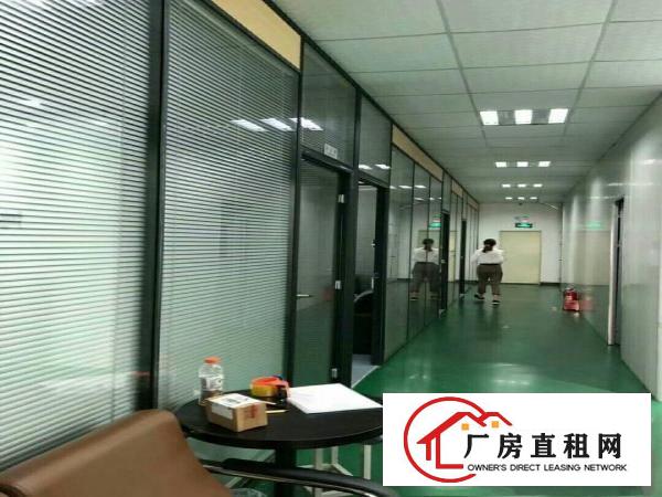 
观澜梅观高速旁楼上800平方带精装修厂房招租