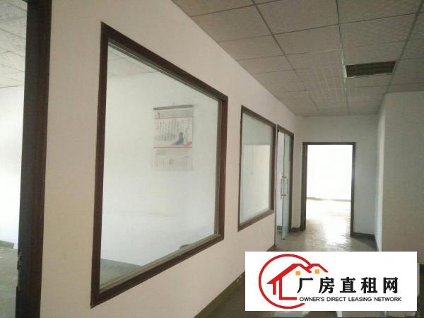 
车站附近600平米厂房出租