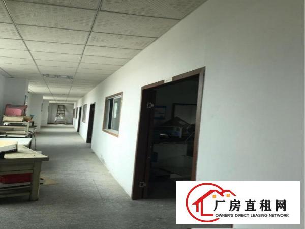 
观澜环观南路轻轨站旁带装修厂房1200平米一整层