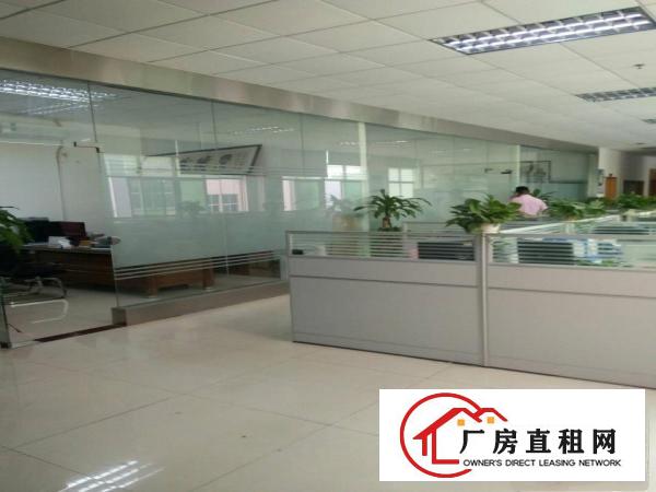 
观澜观光路边新出三楼2700带精装修，可分租