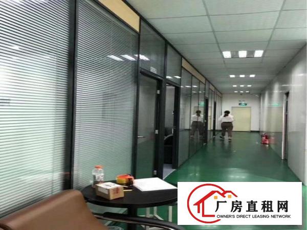 
龙华观澜章阁大富工业区楼上800平带装修标准厂房