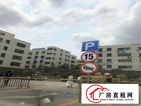 
龙华观澜章阁大富工业区楼上800平带装修标准厂房