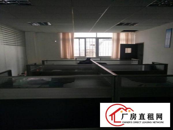 
高速出口周边，独门独院。