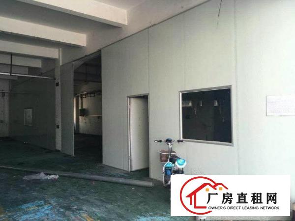 
距深圳超近，精装修2000平方米，楼上厂房招租