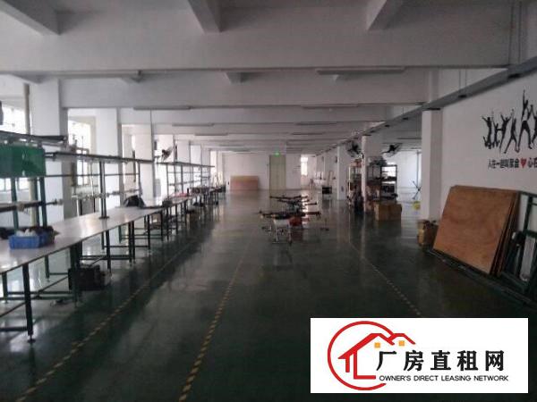 
塘厦高速路口附近带装修1200平厂房出租，原房东