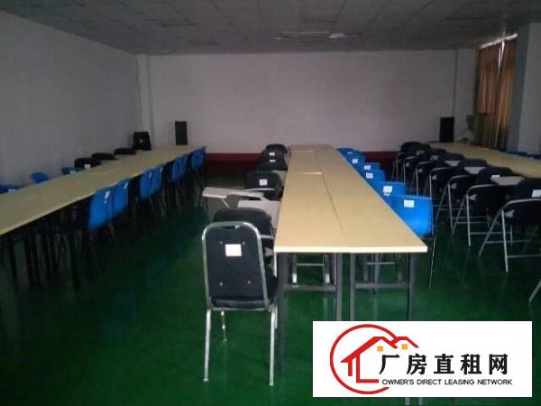 
塘厦高速路口附近带装修1200平厂房出租，原房东