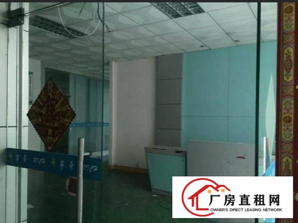 
急租塘厦石马二楼900平厂房出租，现成带装修！