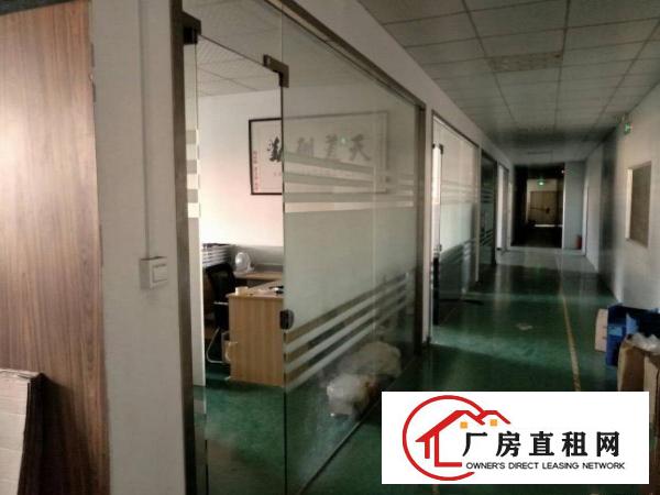 
凤岗五联新出新厂房喷油工厂转让，设备齐全！