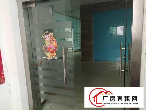 
凤岗镇金凤凰工业区2楼1100平米带装修厂房出租