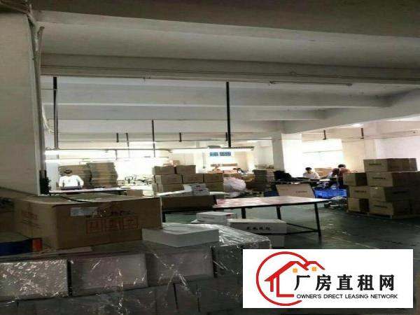 
凤岗大型工业园3楼1400平方带水电装修招租