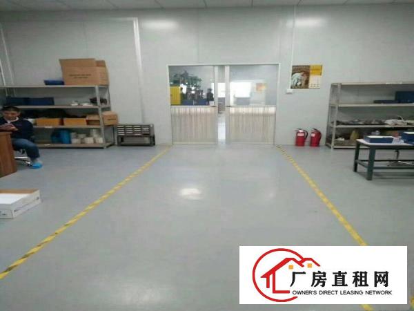 
（出租）凤深大道边标准厂房三楼一层共2500平方