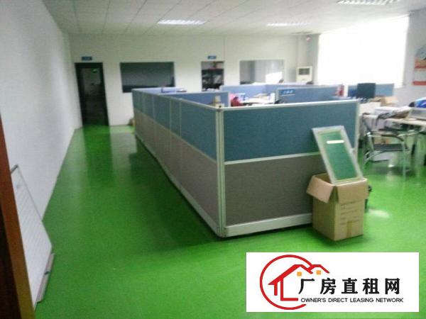 
凤岗金凤凰工业区二楼1600平带豪华办公室厂房急租