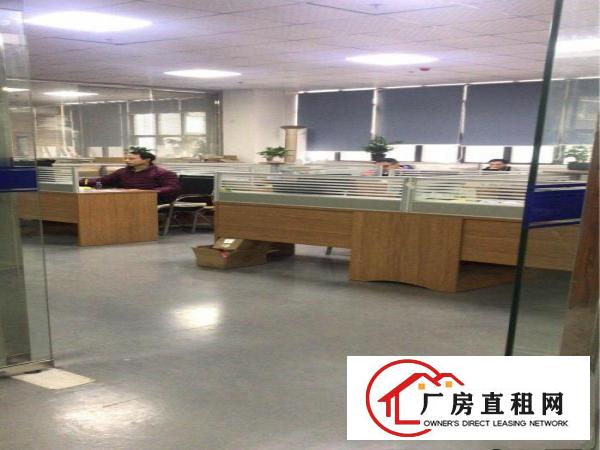 
凤岗镇翡翠山谷边二楼厂房2800平方米带办公室出租