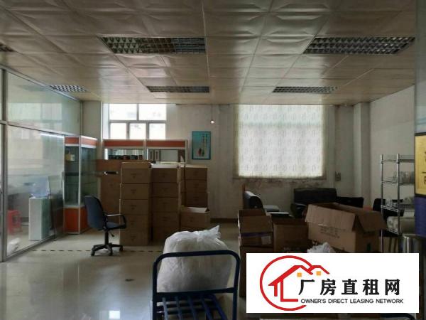 
雁田新出商业街边，楼上450平方！带豪华办公室装修