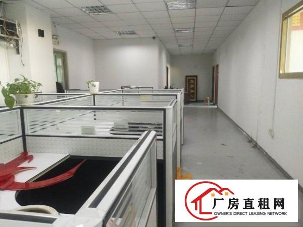 
雁田新出商业街边，楼上450平方！带豪华办公室装修