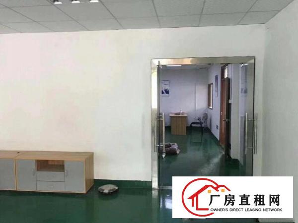 
凤岗金凤凰独门独院二楼厂房950平，带现成装修。
