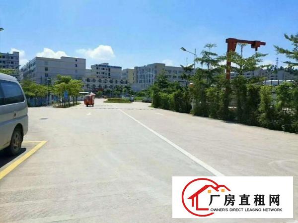 
凤岗五联无尘车间3100平，200万装修免费送！