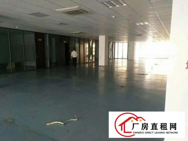 
凤岗五联无尘车间3100平，200万装修免费送！