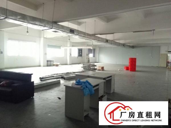 
金凤凰工业区新出一楼800二楼1200平带水电装修