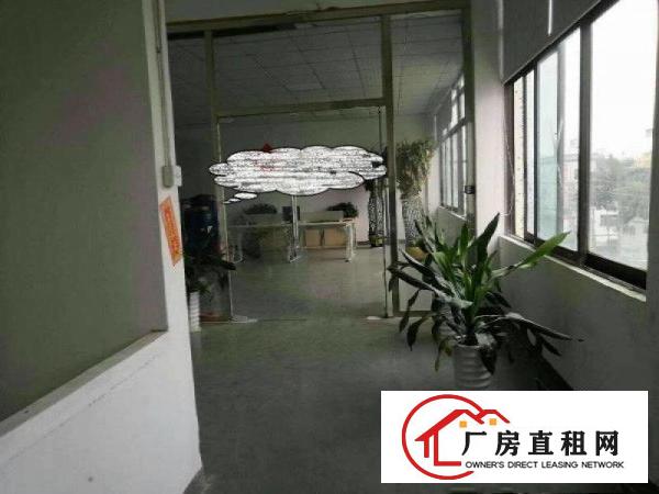 
东莞凤岗精装修楼上标准厂房出租500平方，有吊顶