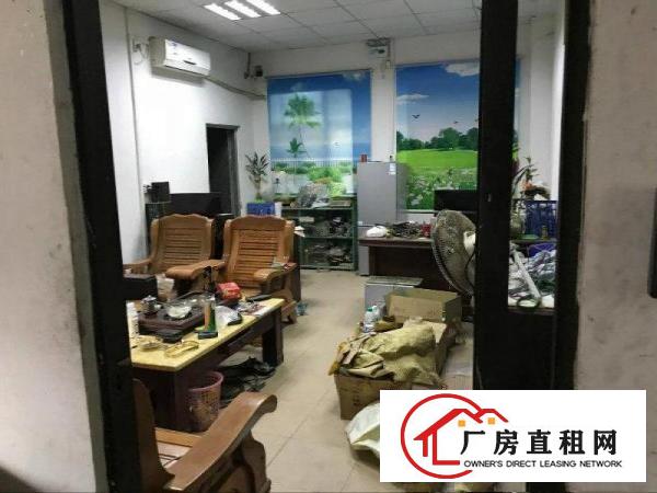 
凤岗油甘埔刚空出独门独院三层厂房出租3800平方