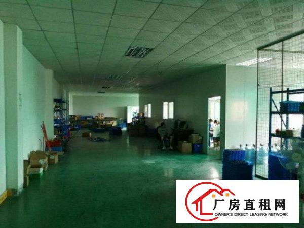 
凤岗凤德岭三楼800平方带电梯吊顶水电齐全价格低