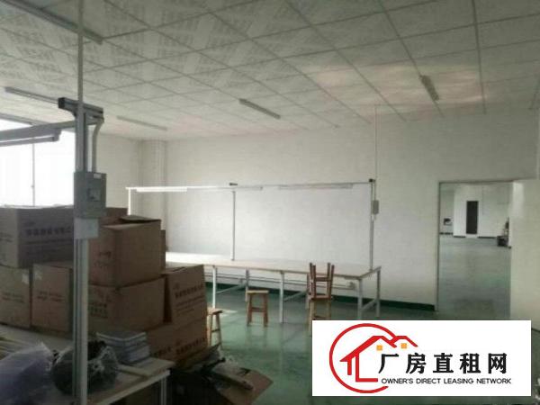 
出租清溪厂房三楼900平米！有办公室装修