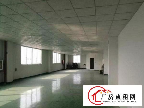 
出租清溪厂房三楼900平米！有办公室装修
