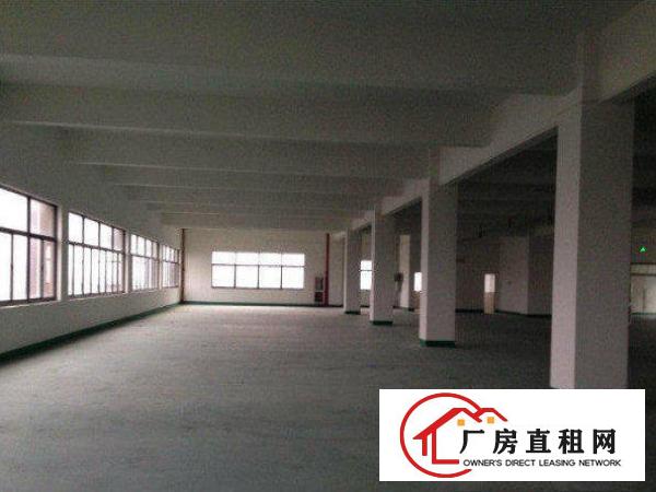 
铁松工业区附近楼上1100平米厂房出租带2吨货梯