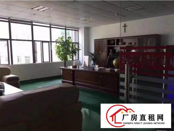 
清溪罗马新出楼上原房东900平米精装修厂房招租