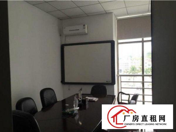 
清溪罗马楼上带装修厂房出租2000平水电齐全