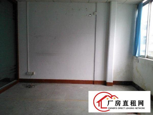 
清溪三中工业区9成新厂房一楼2000平现成水电环境好