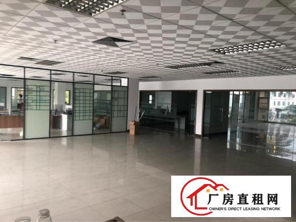 
清溪近凤岗标准厂房二楼3500平方带装修急租