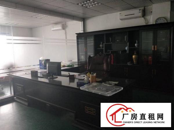 
东莞清溪汽车站旁边二楼厂房500平找租